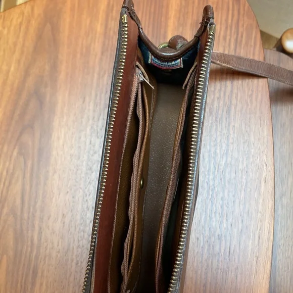 Vintage Dooney & Bourke Crossbody - Picture 4 of 6